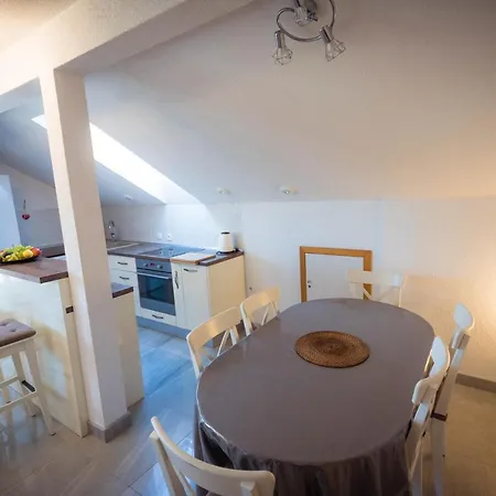 Apartman Lama