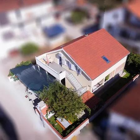 Lama Apartment *